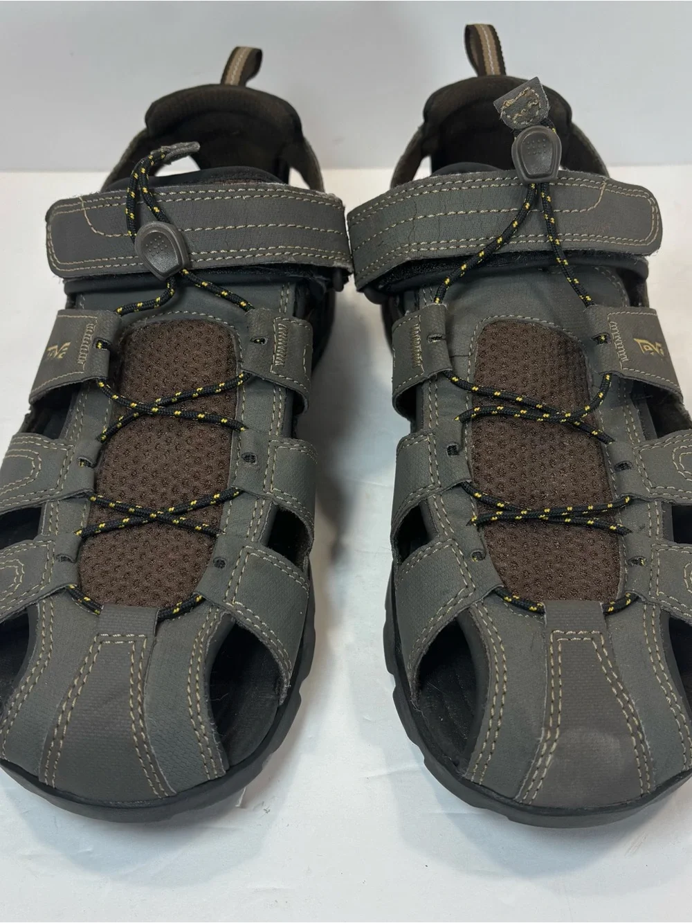 Teva Sandals Mens Sz 9 Brown Forebay Sport Hiking Closed Toe Outdoor 1001116 EUC